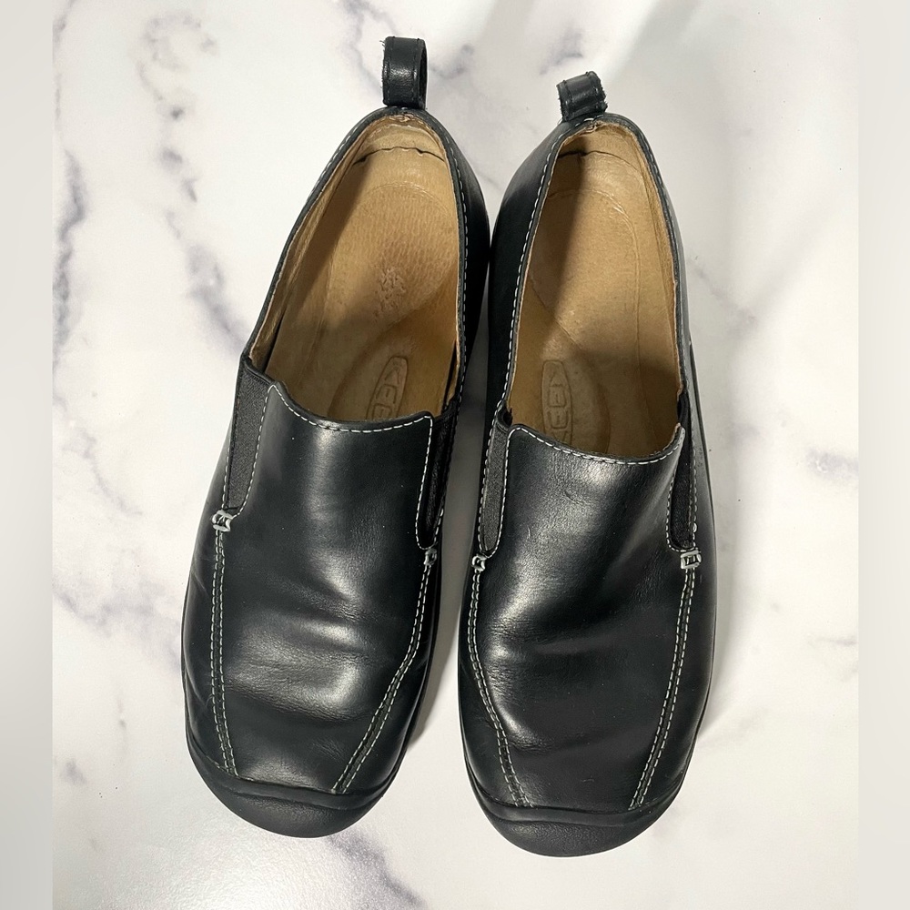 Keen Verona Black Slip-On Walking Women Size 8.5 - Non-marking soles